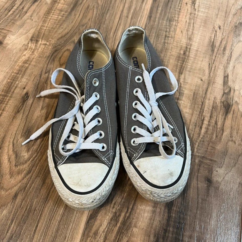 Converse size‎ 7 grey shoes